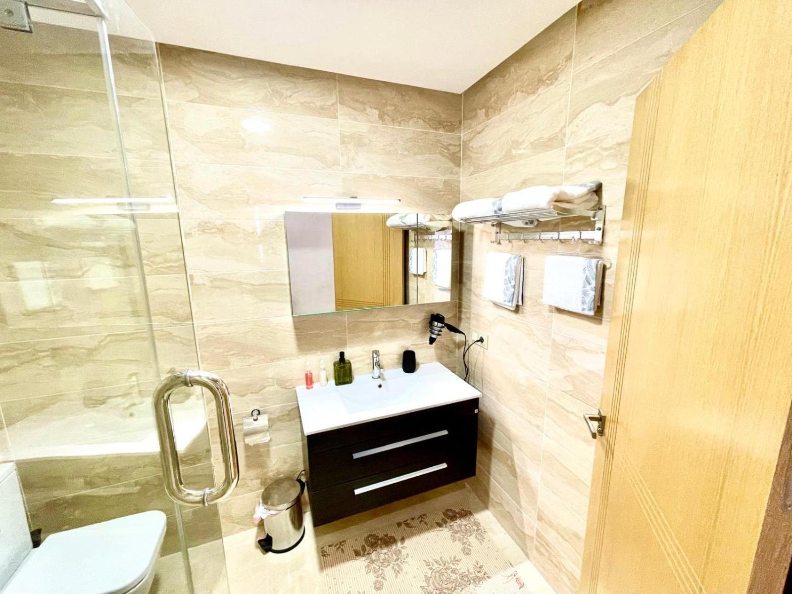 Modern Elegance With Sea Views In Central Tangier - Steps To Beach, Train And Attractions! Exterior photo