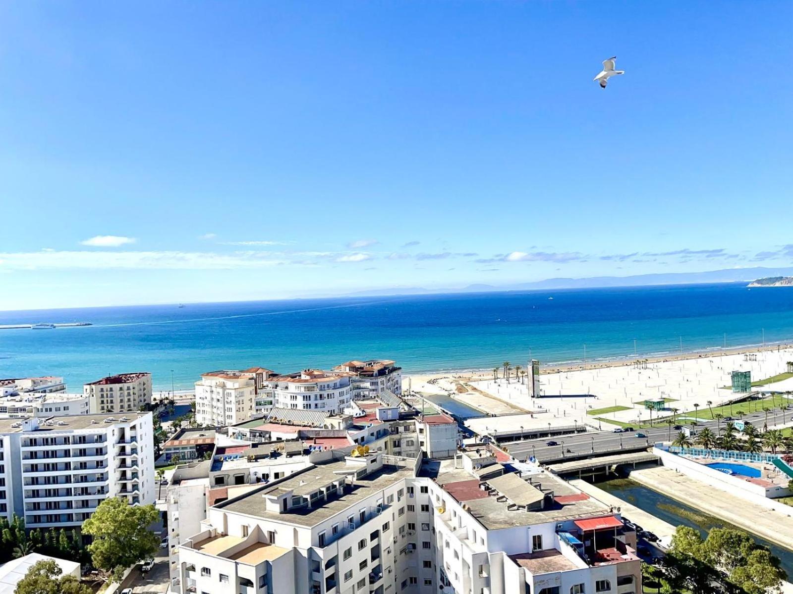 Modern Elegance With Sea Views In Central Tangier - Steps To Beach, Train And Attractions! Exterior photo